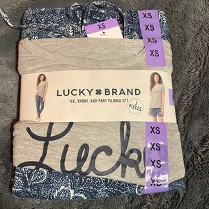 Never worn, pajama set size XS